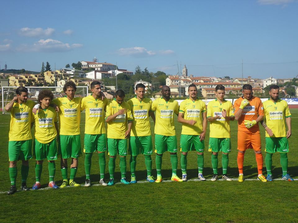 Una formazione del Melfi 2016/2017 (foto il Quotidiano)