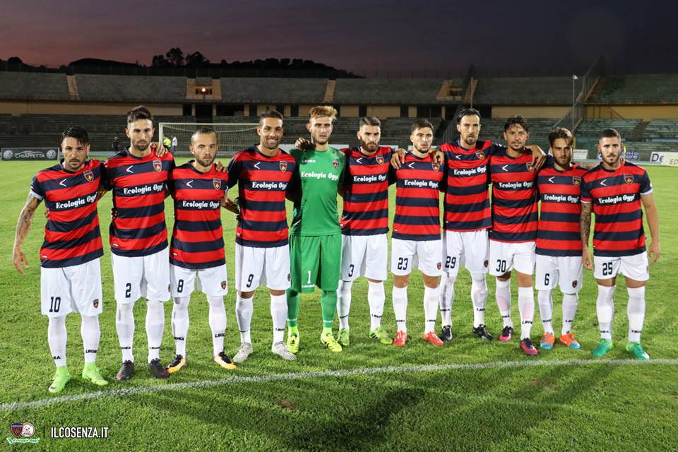 Il Cosenza sceso in campo contro l'Alessandria in TIM Cup (foto ilCosenza.it)