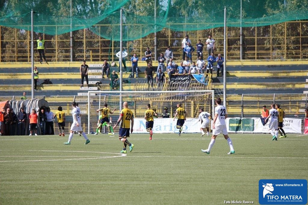 20170409 Juve Stabia Matera TifoMatera 00006